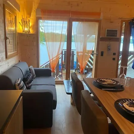 Le De La Femme Du Pecheur Chalet