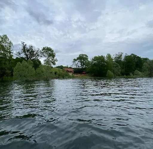 Le De La Femme Du Pecheur Chalet