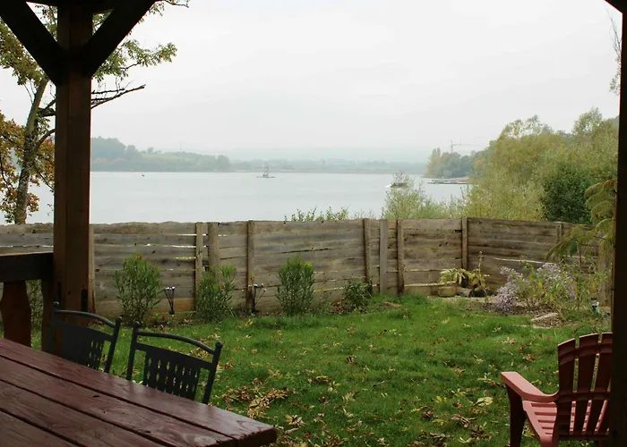 Le De La Femme Du Pecheur Chalet